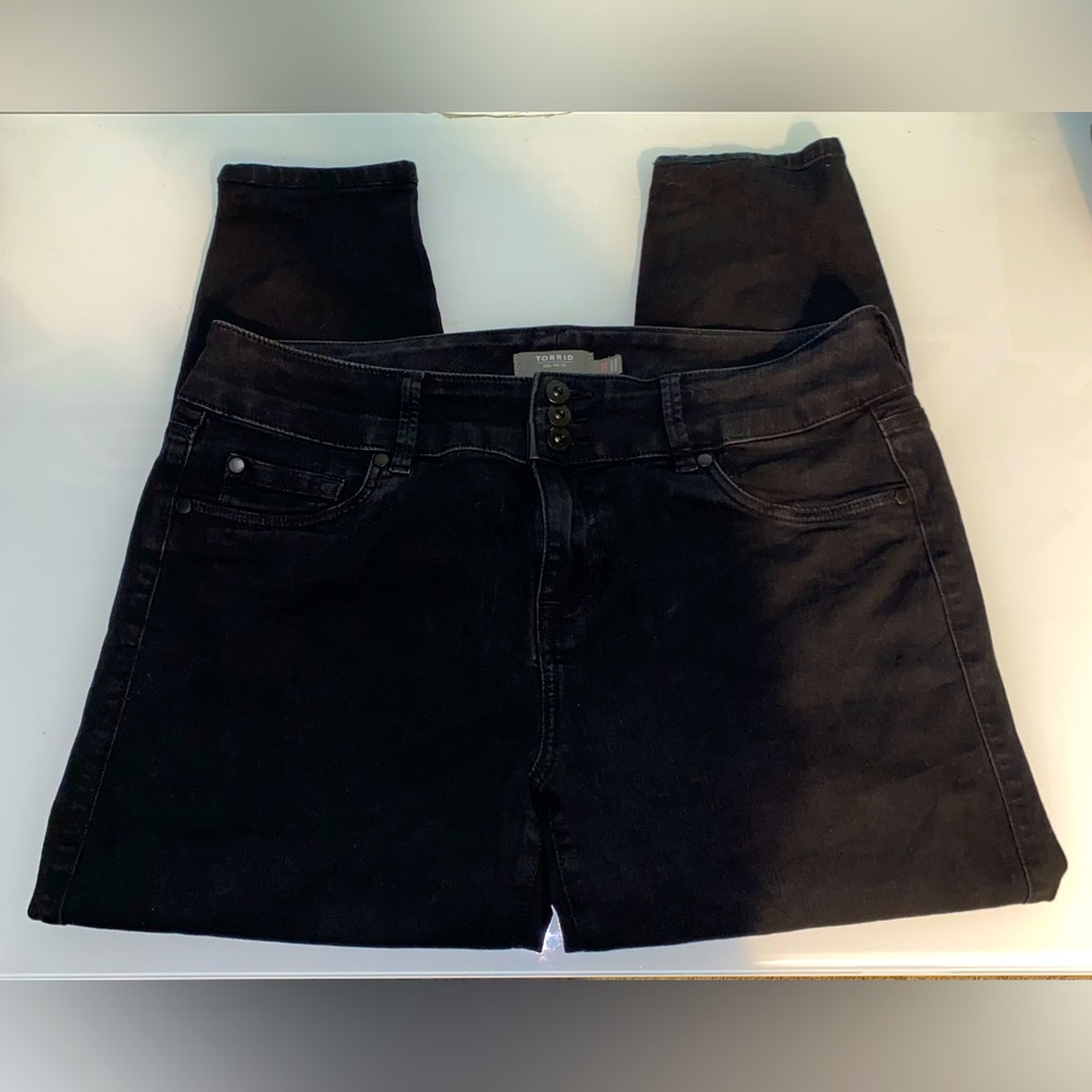 Black Torrid Jegging in size 16 Short.
